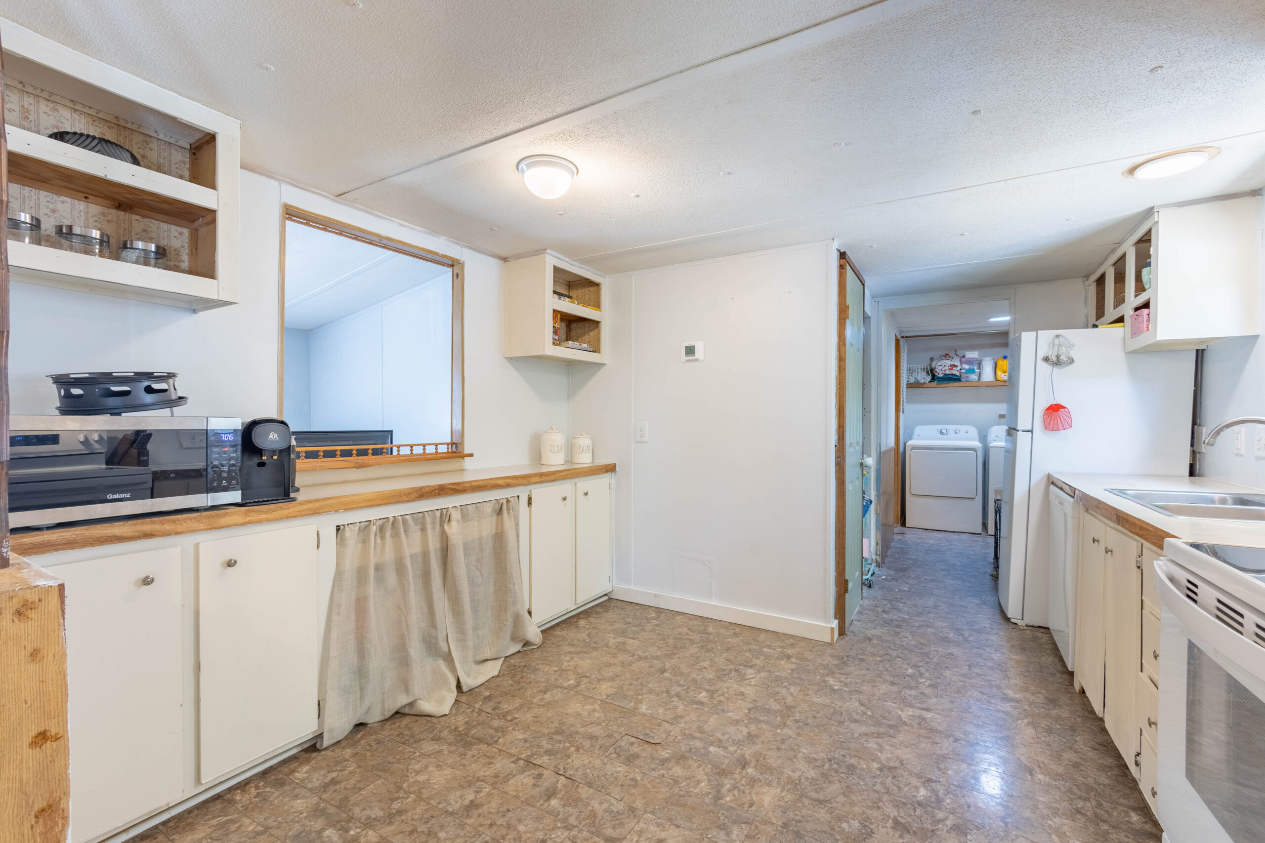 500 Bennett Rockmart GA — back deck and wooded yard