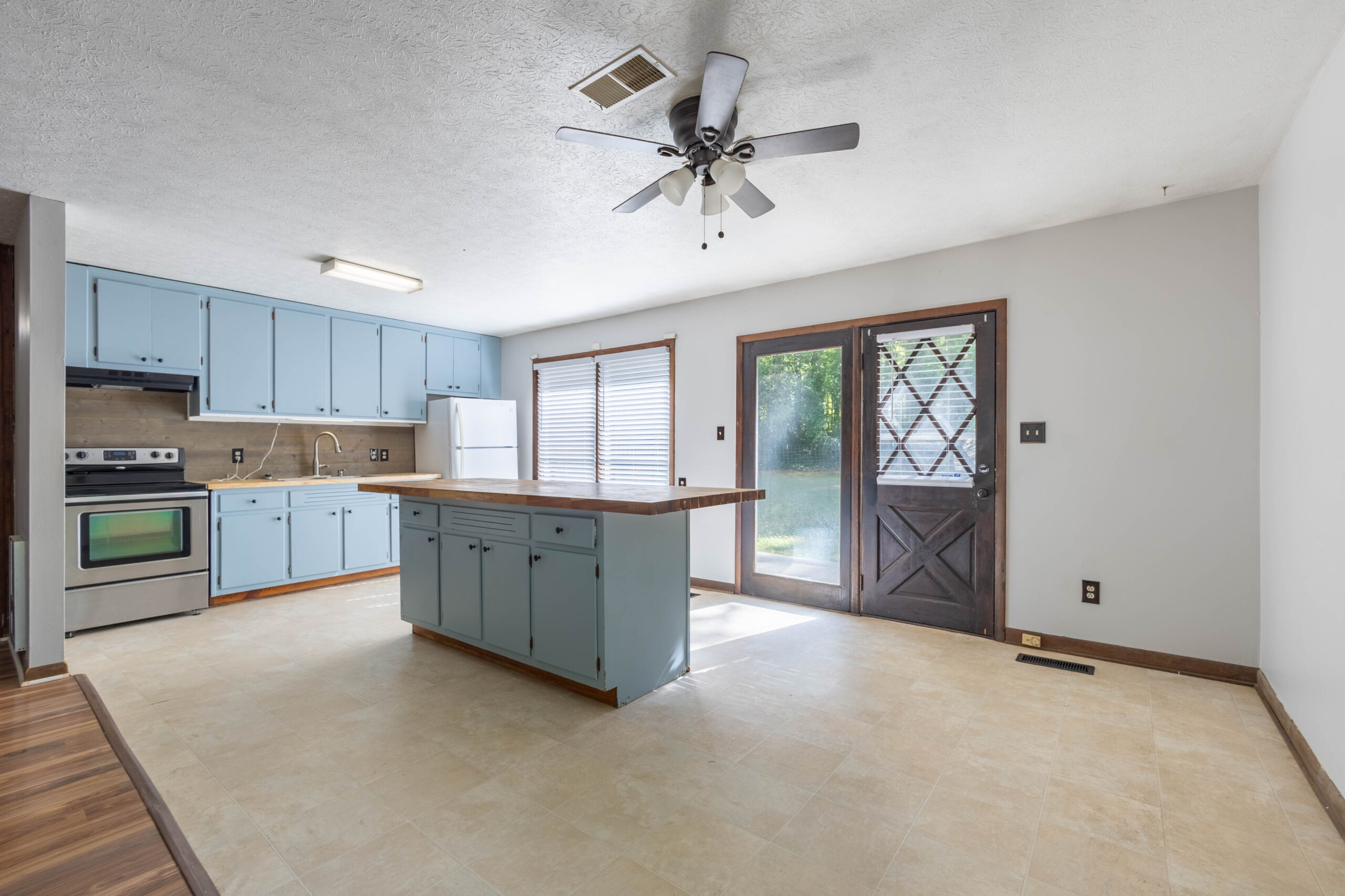 45 Kimberly Drive Carrollton GA — interior living space