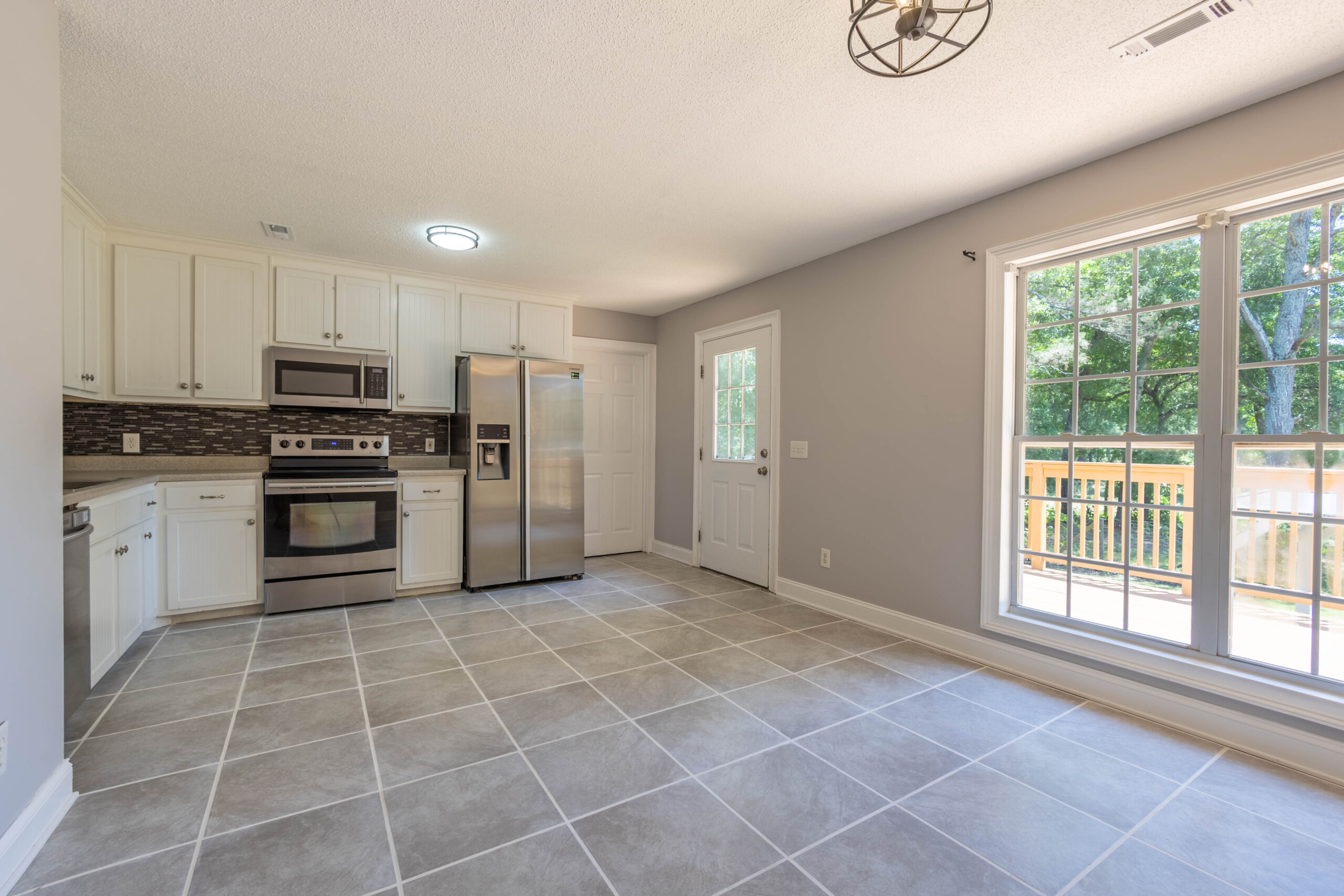 3354 Antioch Rd Franklin GA — interior living space