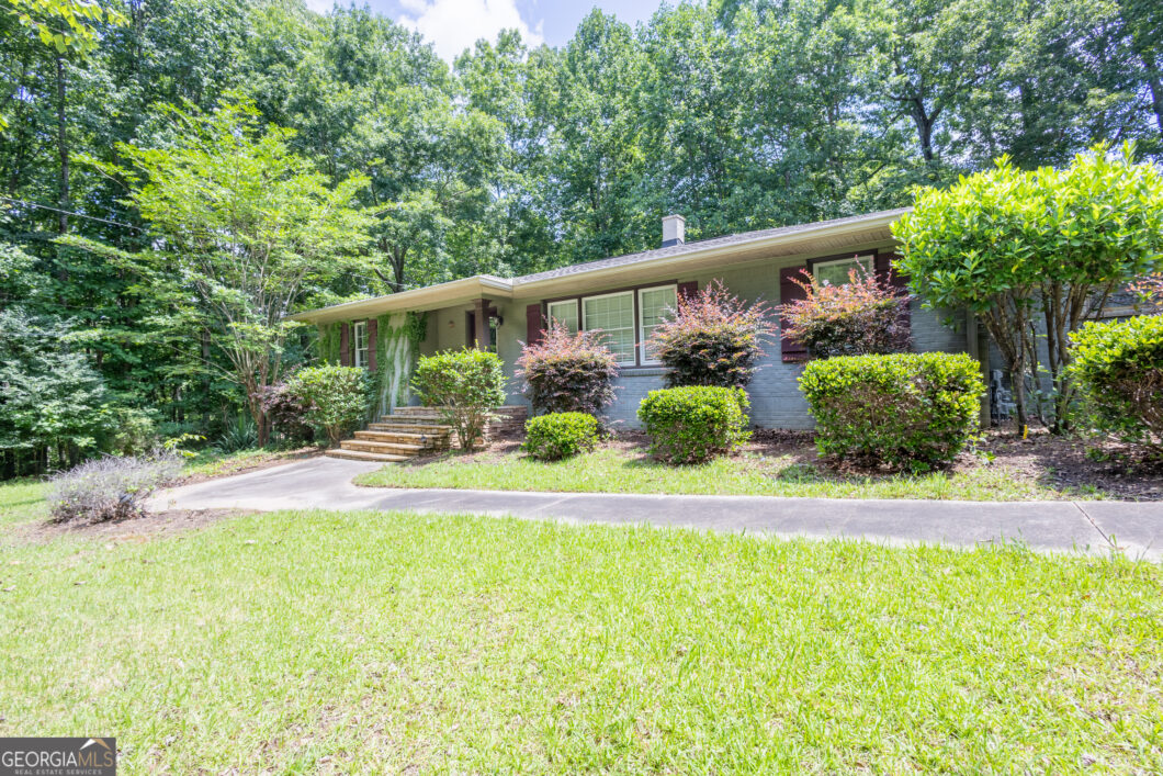 1085 Highway 27 N