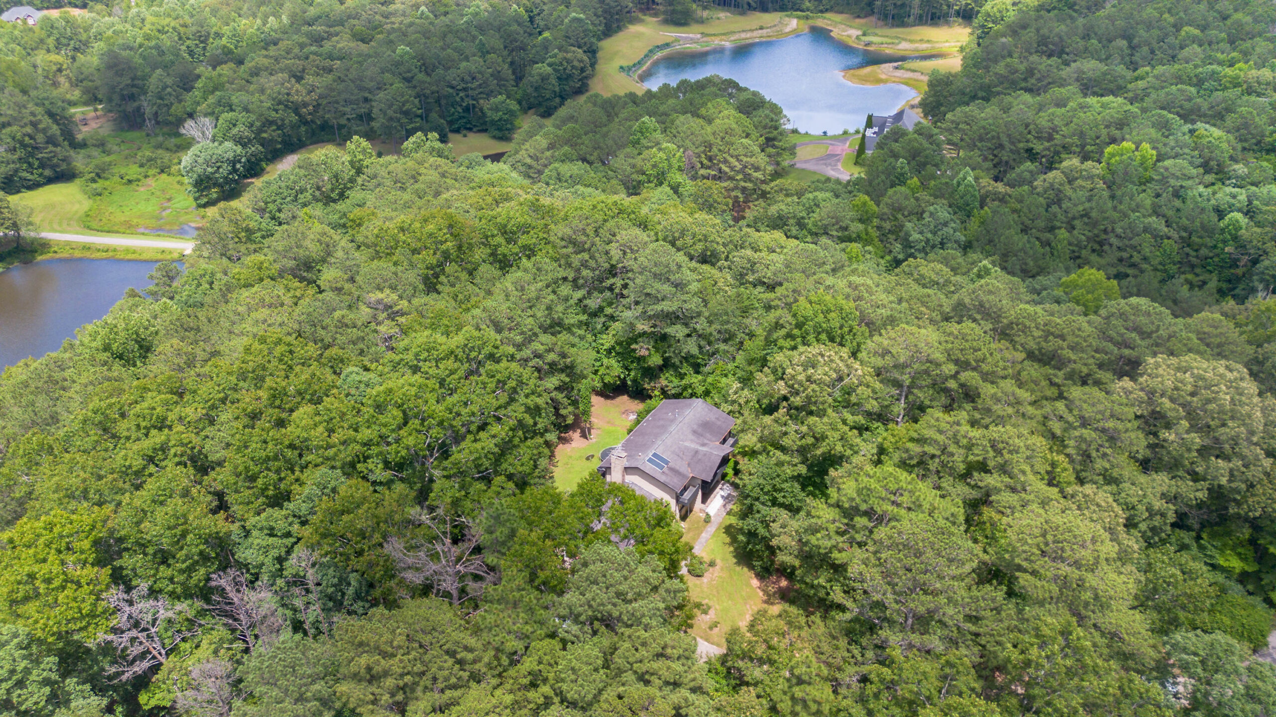 106 Anna Ridge Dr, Heflin, AL 36264 — 5-bedroom home with lake views on nearly 4 acres