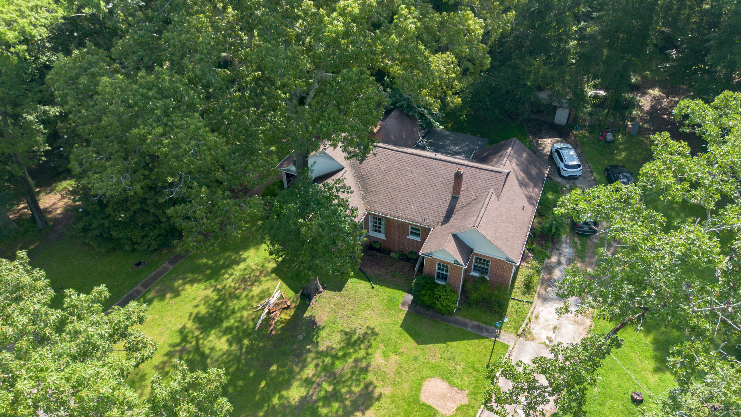 315 Woodland Ave, Roanoke — 1941 brick home on 1.30 acres