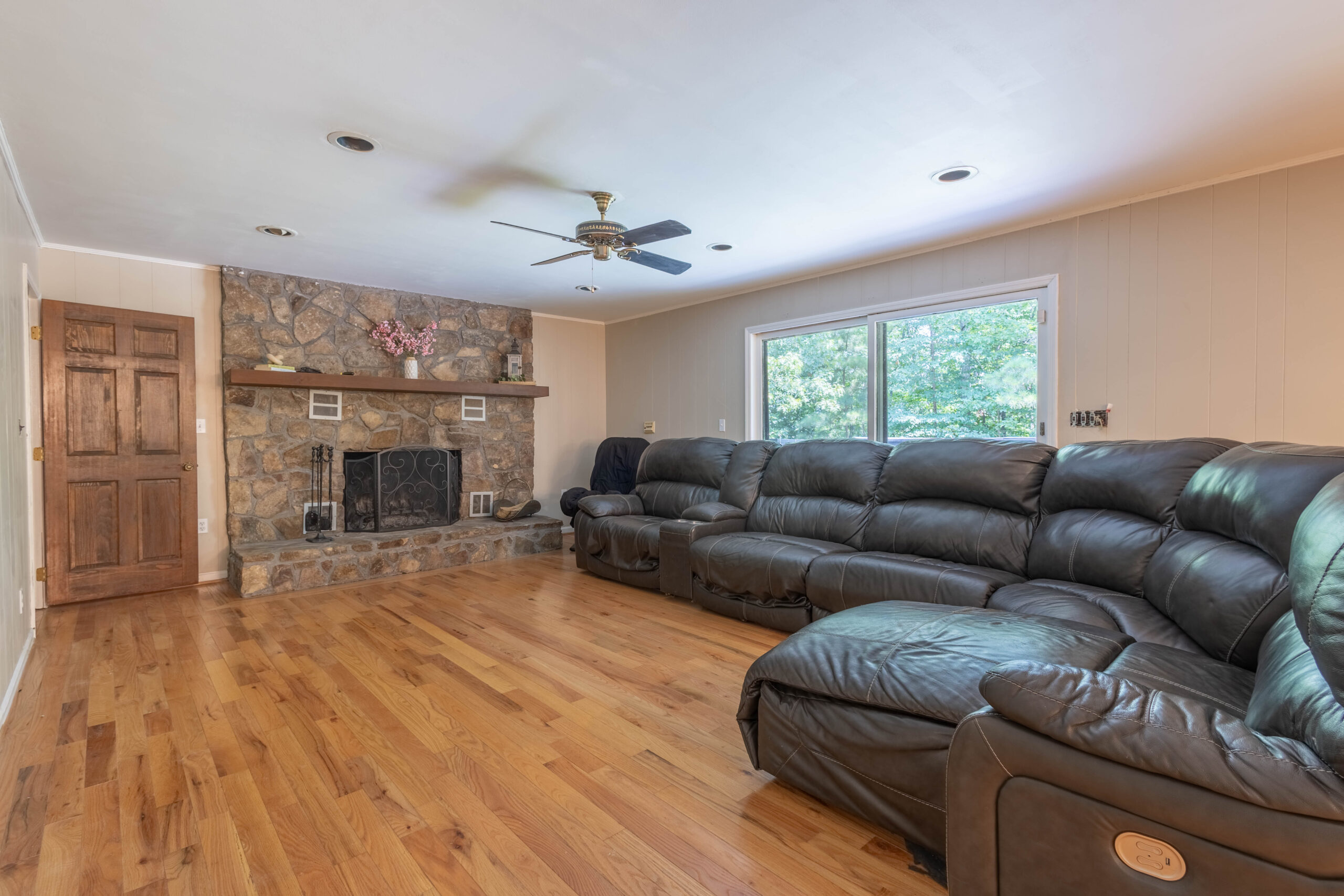 106 Anna Ridge Dr Heflin AL — interior living space