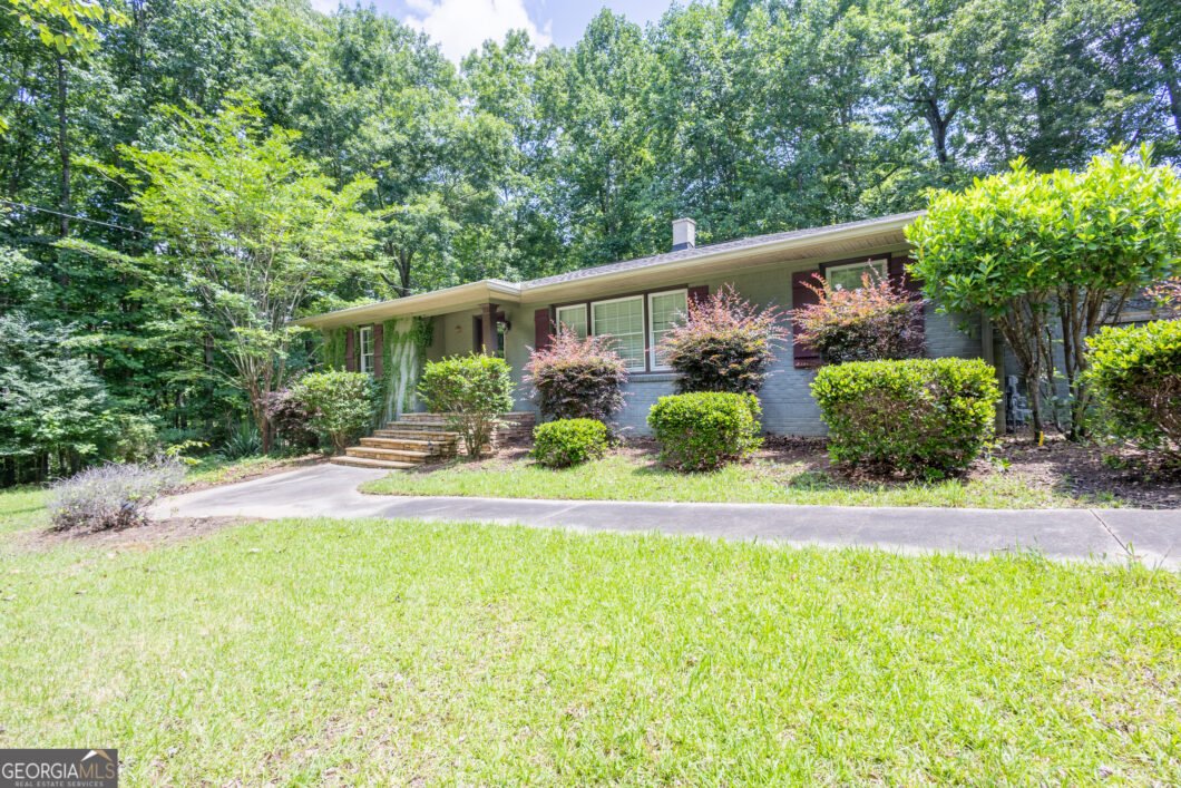 1085 Highway 27 N