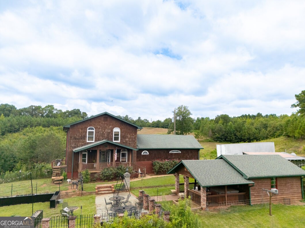 1689 County Road 864