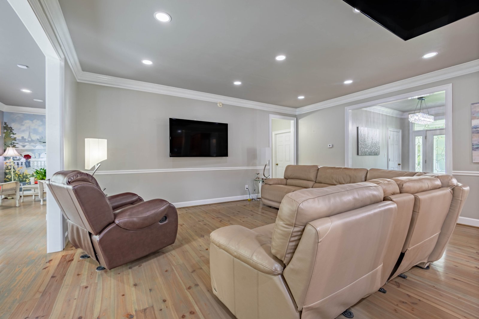 320 Alewine Ave Tallapoosa GA — spacious interior