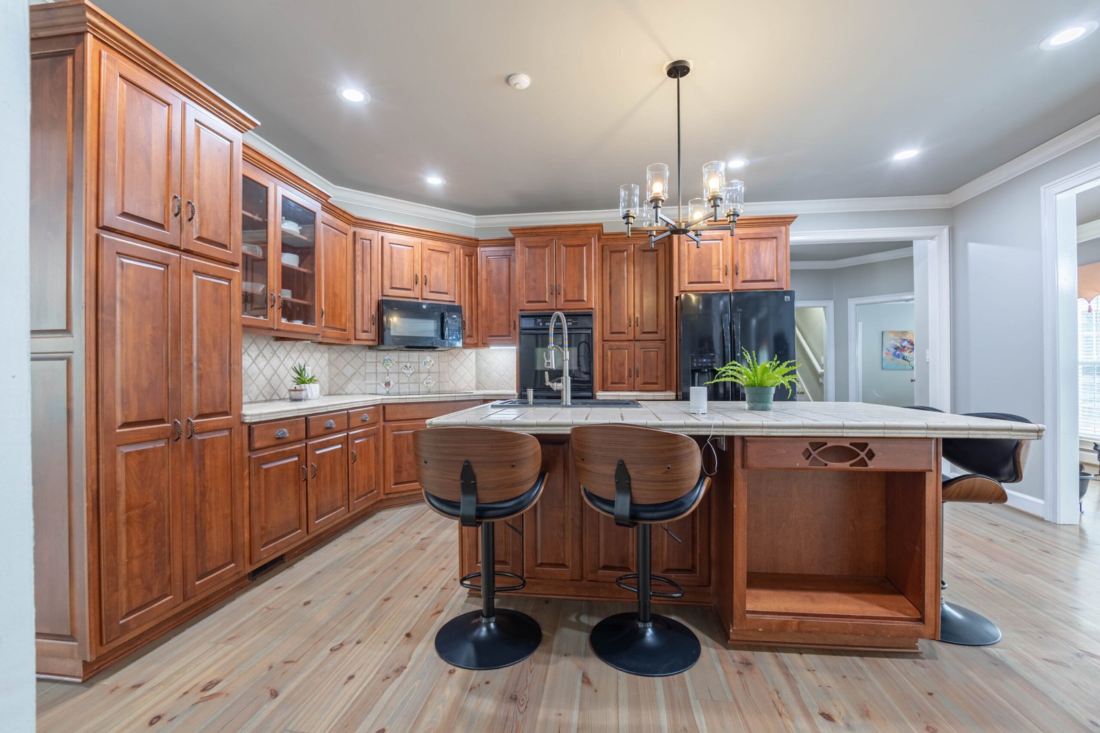 320 Alewine Ave Tallapoosa GA — custom kitchen
