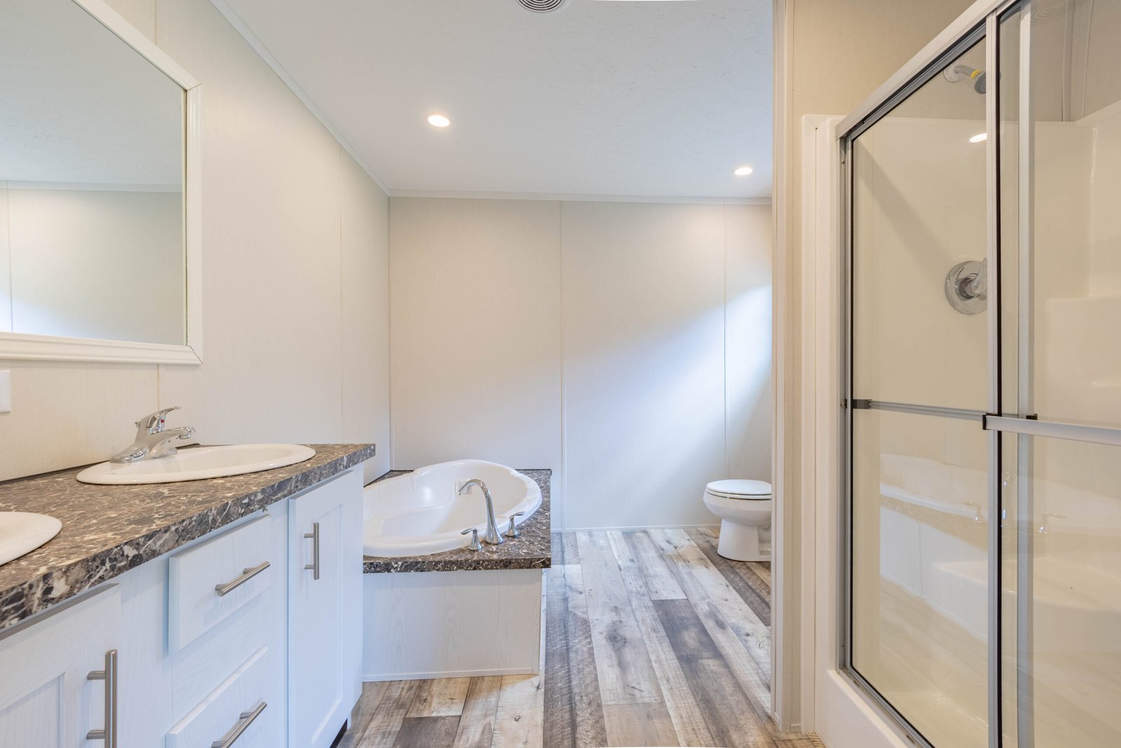833 Berry Road Cedartown GA — open kitchen and living space